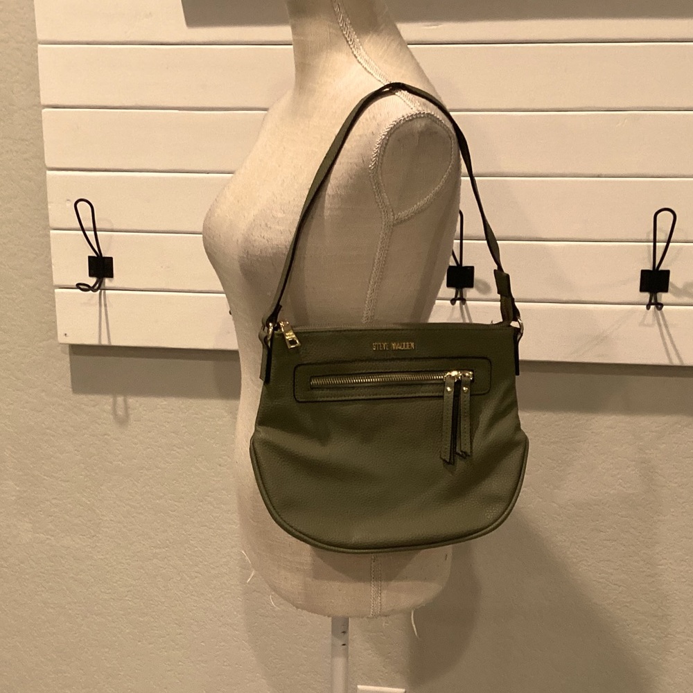 Steve Madden Women’s Faux Leather Textured Shoulder Bag